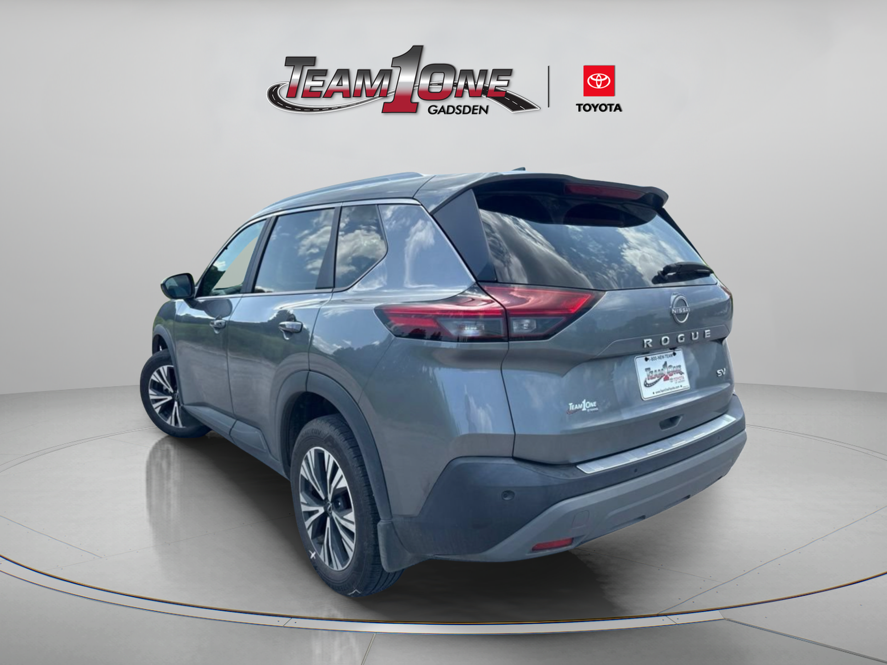 Used 2023 Nissan Rogue SV w/ SV Premium B Package FWD image 5