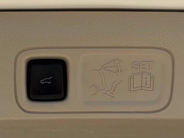 Used 2021 Lincoln Navigator L Reserve w/ Luxury Package RWD image 29