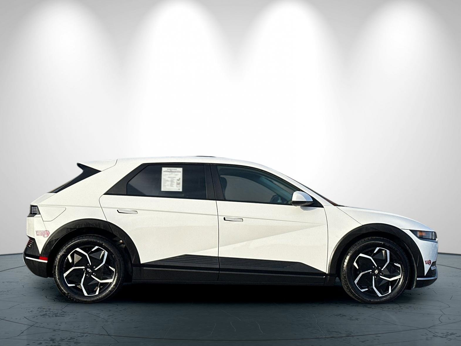 Used 2024 Hyundai Ioniq 5 SEL image 3