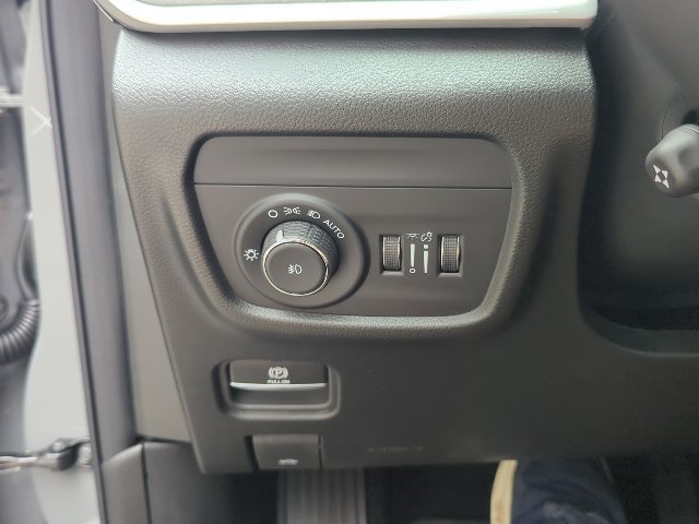 New 2027 Jeep Grand Cherokee Limited AWD/4WD image 23