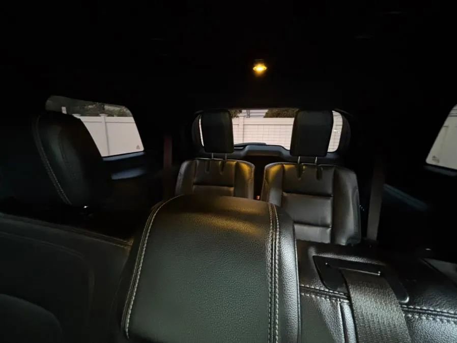 Used 2017 Ford Explorer Limited image 20