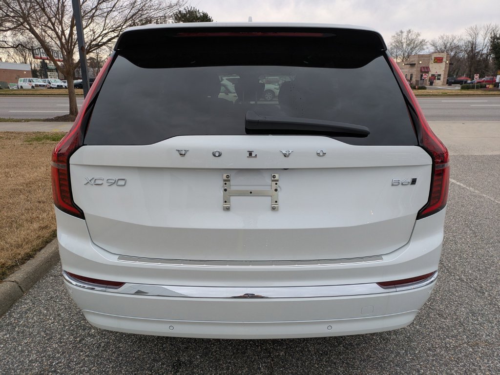 New 2026 Volvo XC90 B6 Plus w/ Protection Package Premier AWD/4WD image 5