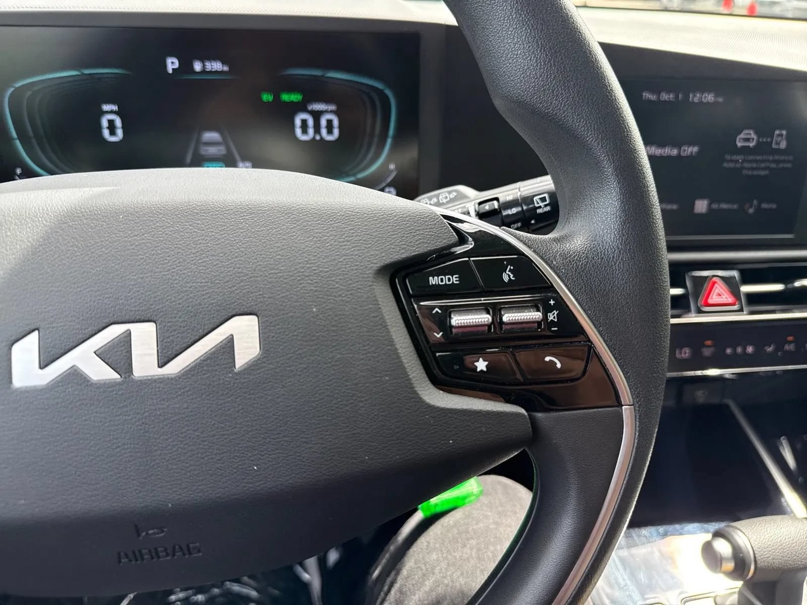 Used 2025 Kia Niro LX FWD image 17