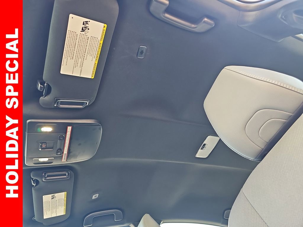 Used 2025 Toyota Camry SE image 28