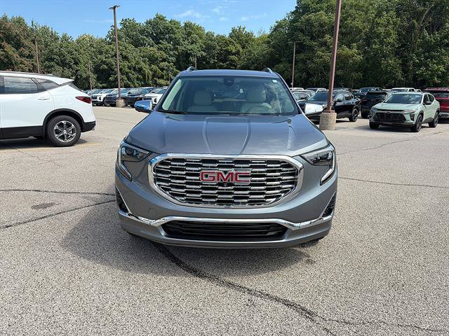 Used 2020 GMC Terrain Denali w/ Denali Premium Package AWD/4WD image 8