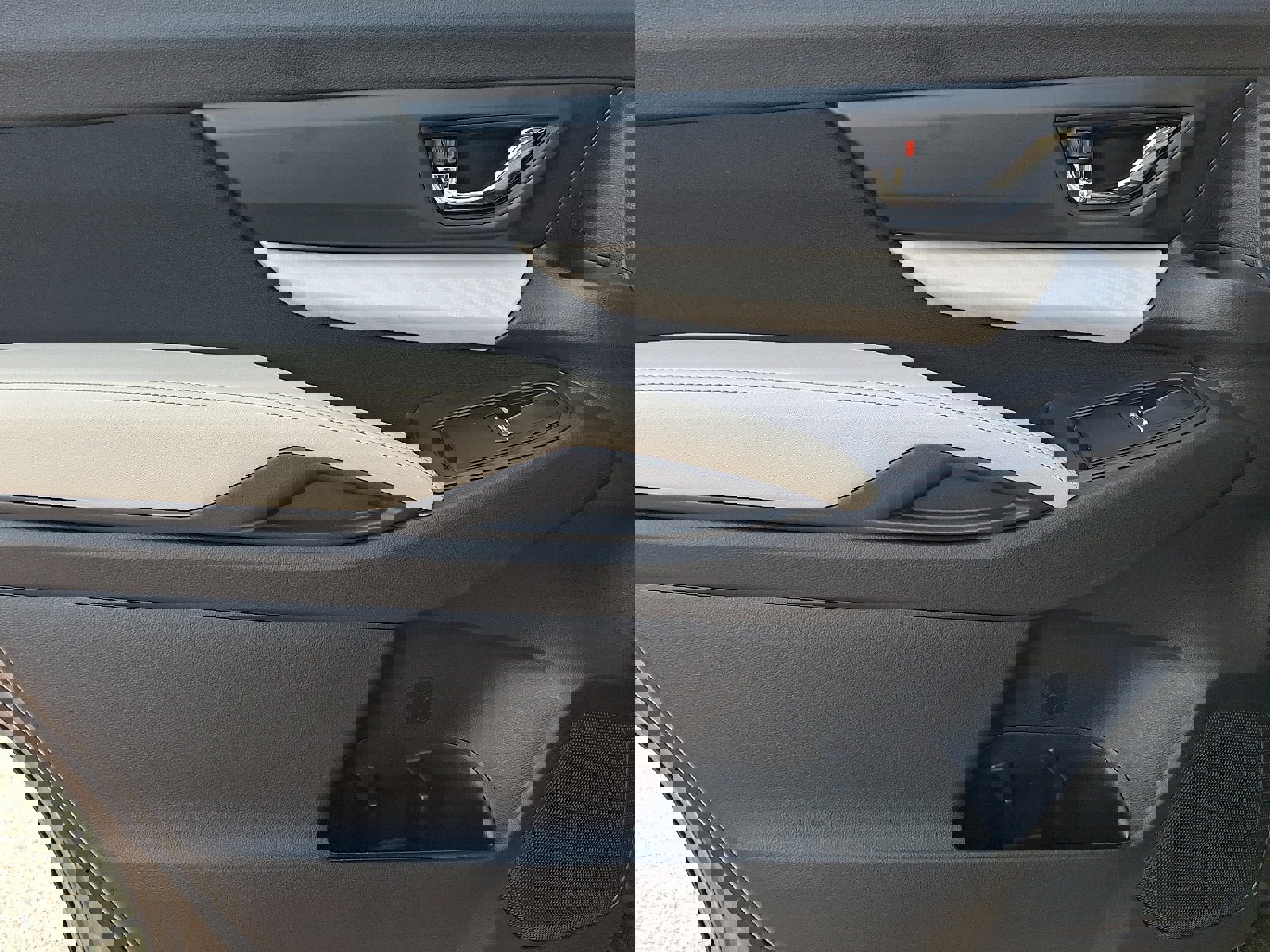 Used 2021 Subaru Ascent Premium w/ Convenience Package image 12