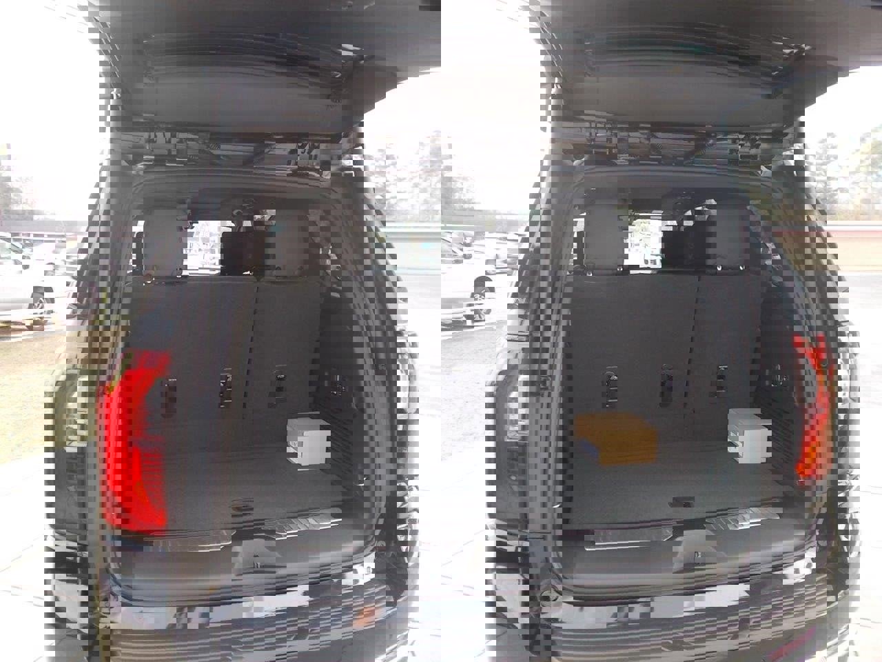 New 2026 GMC Yukon Denali w/ Denali Reserve Package image 12