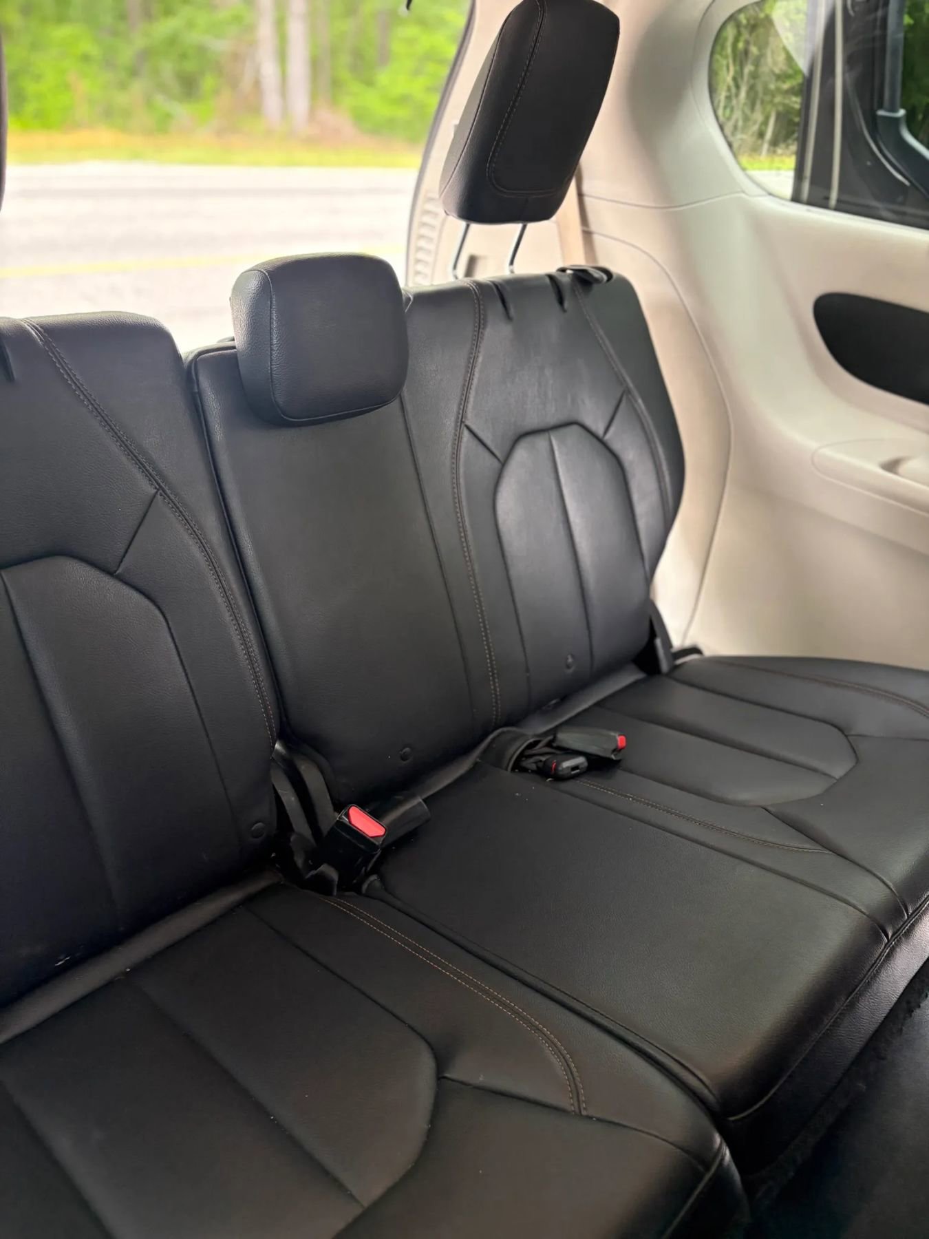 Used 2017 Chrysler Pacifica Touring-L w/ Tire & Wheel Group FWD image 35