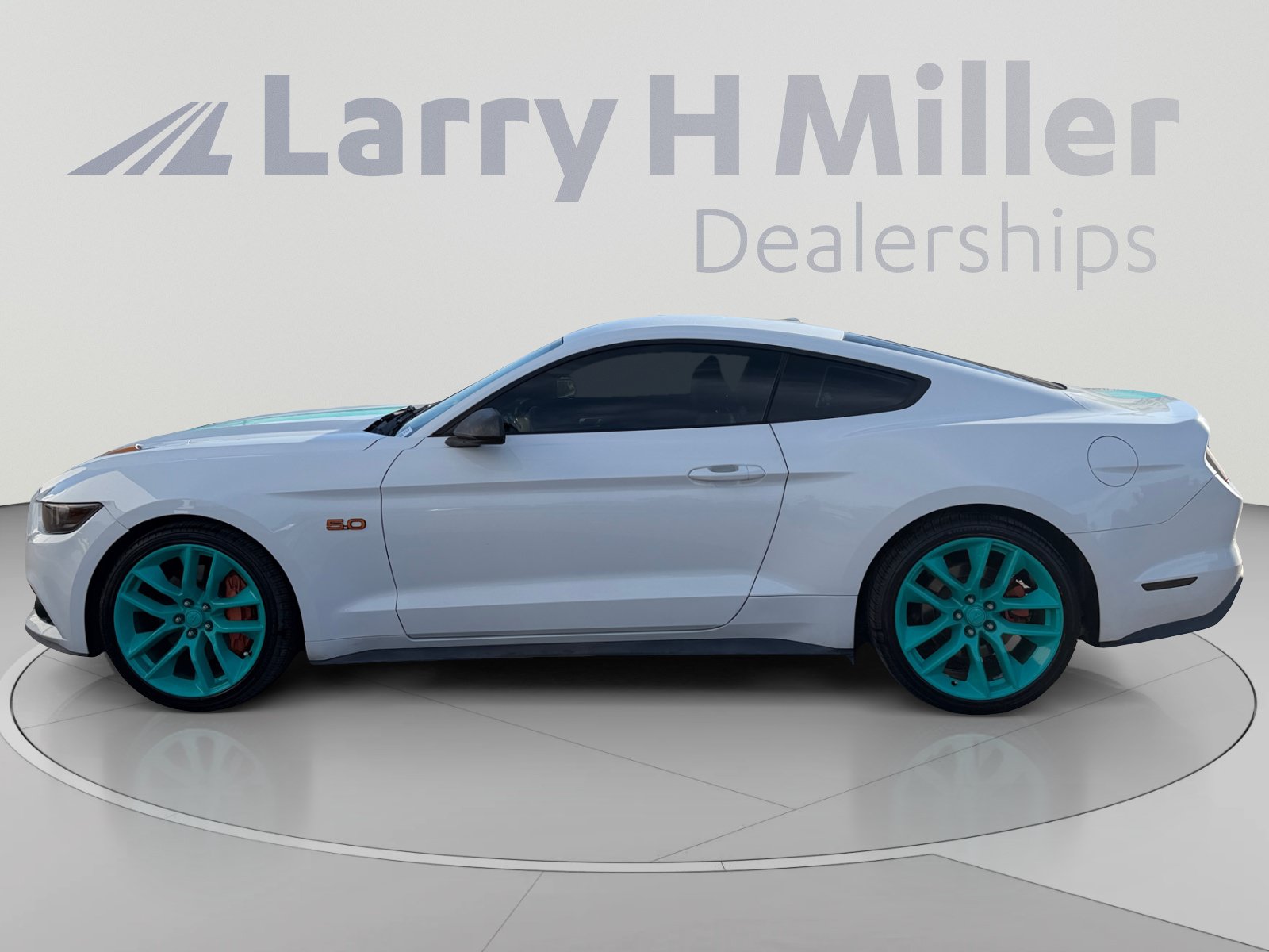 Used 2016 Ford Mustang GT Premium RWD image 2