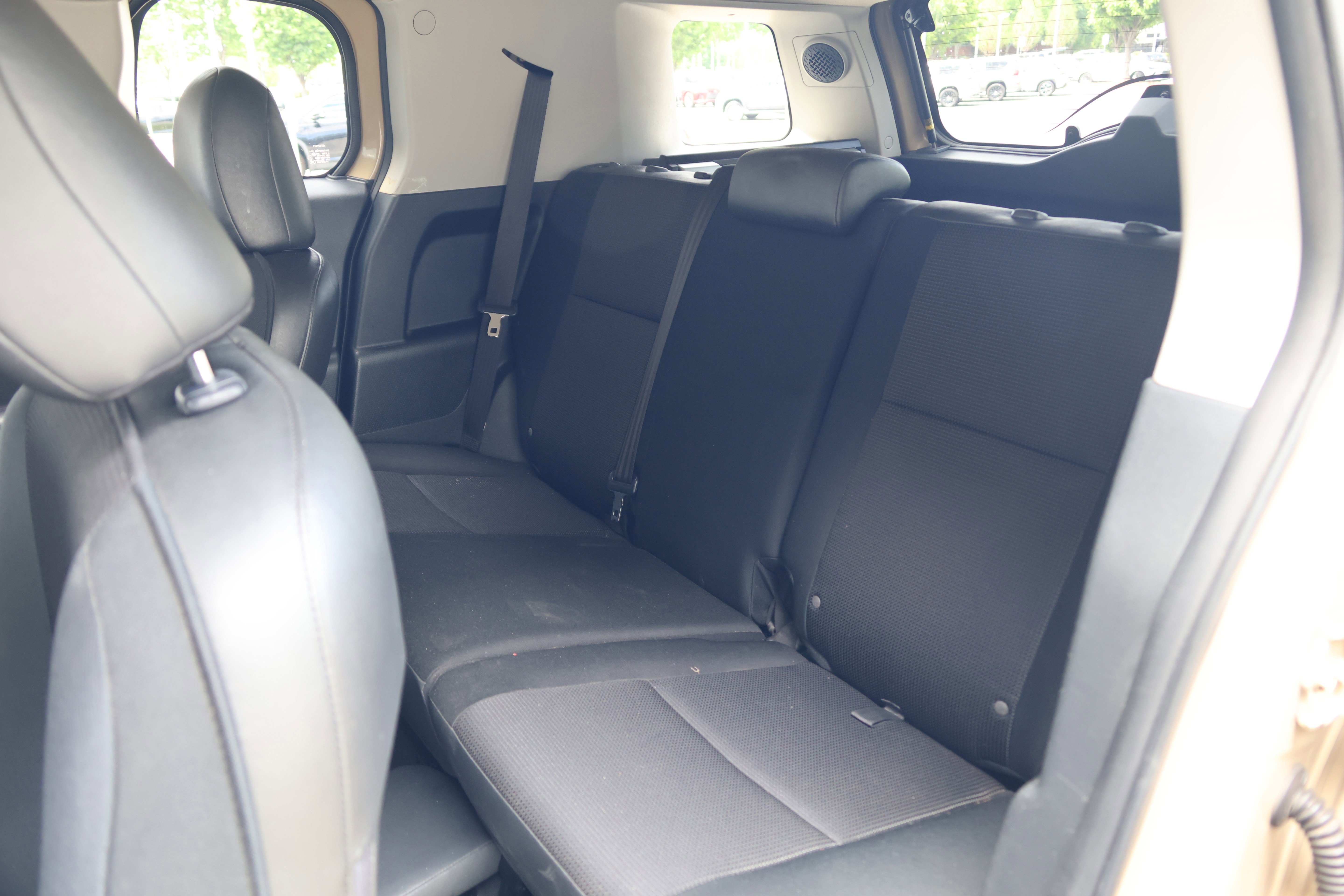 Used 2012 Toyota FJ Cruiser 4WD w/ Upgrade Pkg image 33