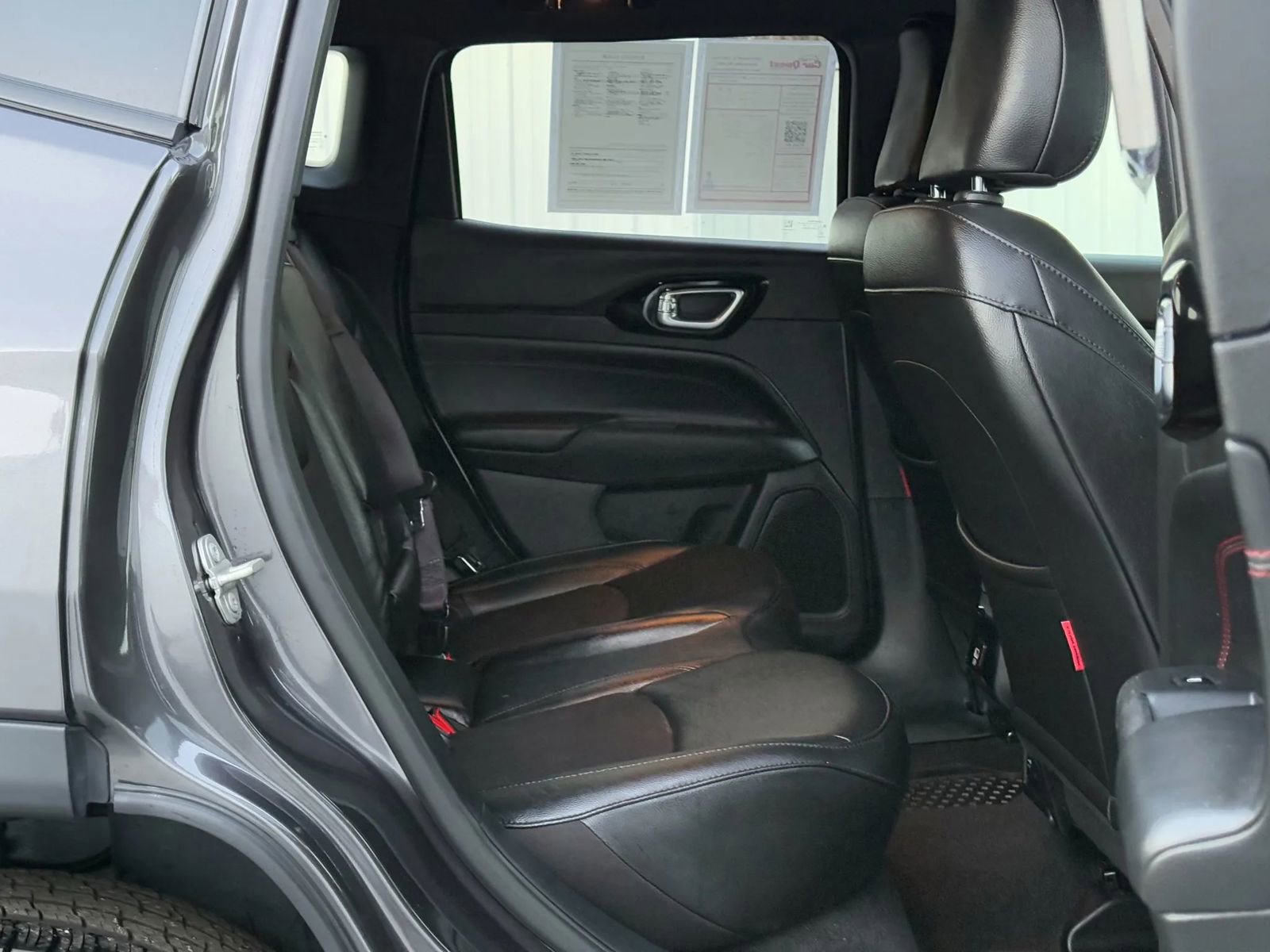 Used 2024 Jeep Compass Trailhawk image 15