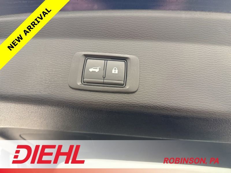 Used 2025 Mitsubishi Outlander SEL image 11
