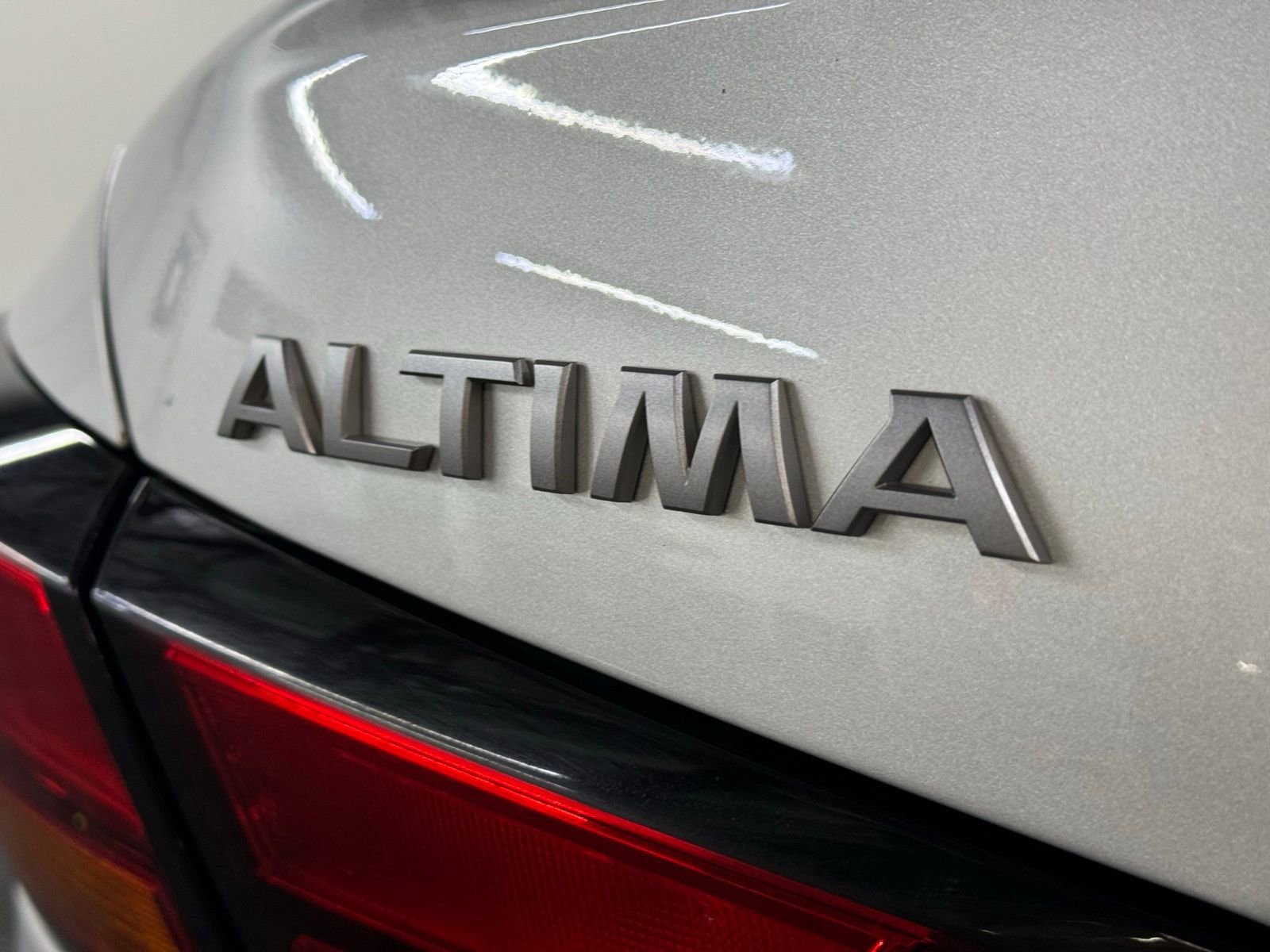 Used 2024 Nissan Altima 2.5 SV image 9