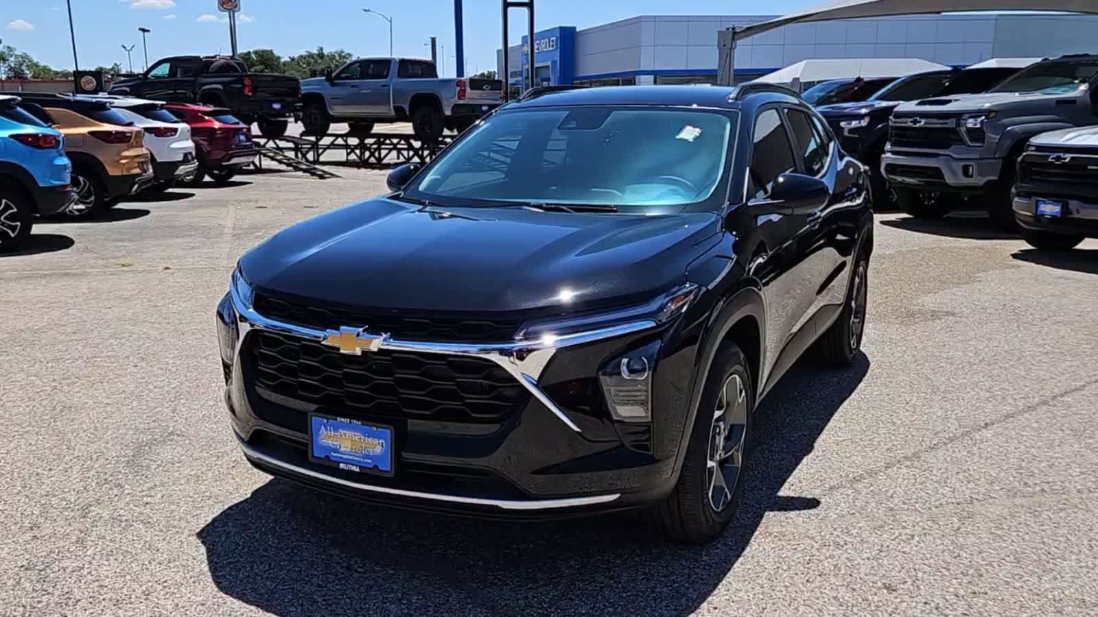 Used 2025 Chevrolet Trax LT w/ Driver Confidence Package FWD image 3
