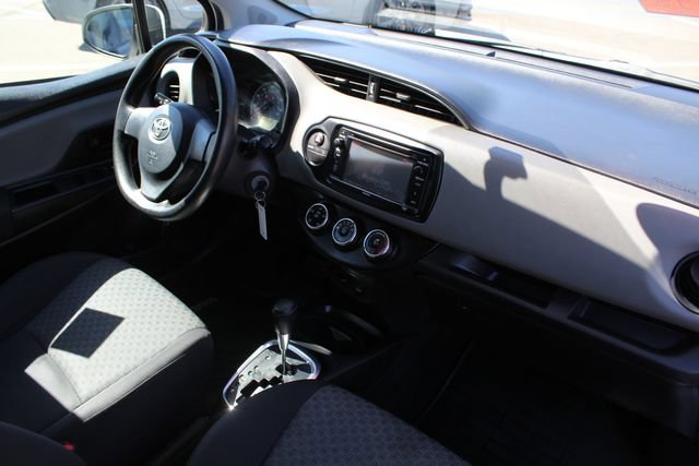 Used 2016 Toyota Yaris L FWD image 33