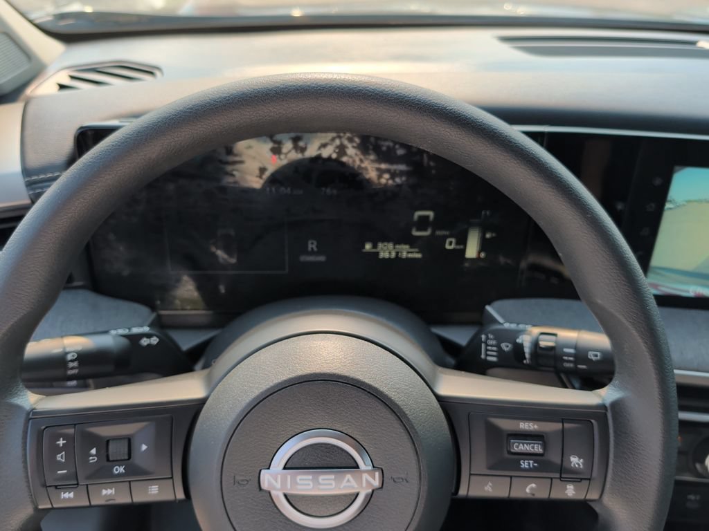 Used 2025 Nissan Kicks SV FWD image 31