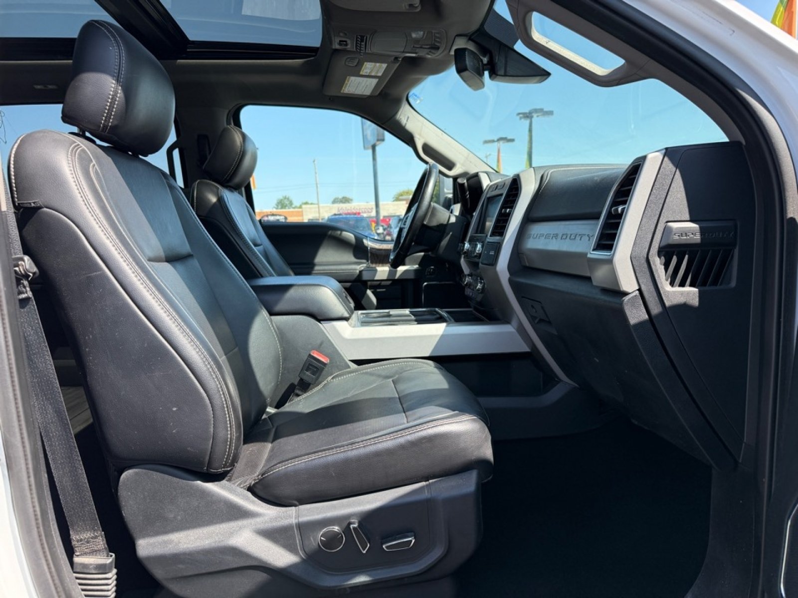 Used 2019 Ford F350 Lariat w/ Lariat Ultimate Package AWD/4WD image 11
