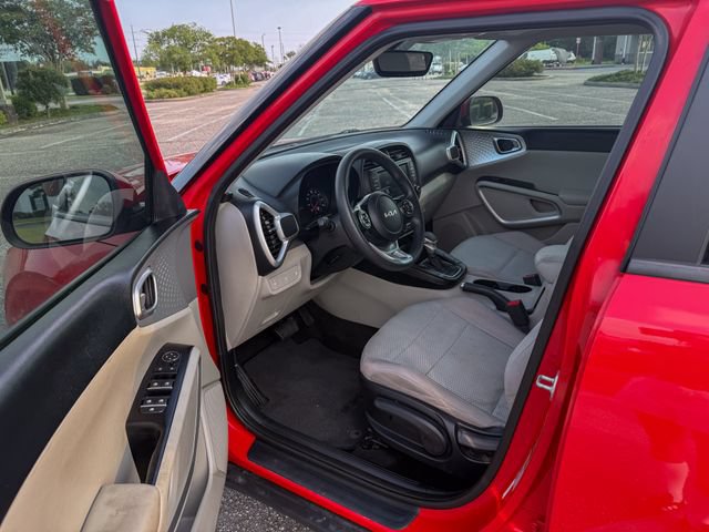 Used 2022 Kia Soul LX FWD image 14