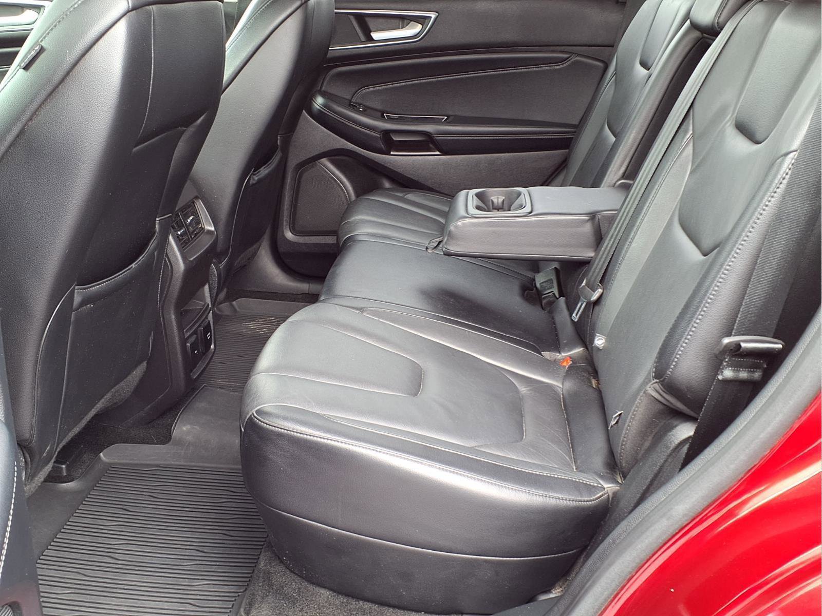 Used 2018 Ford Edge Titanium w/ Technology Package image 14