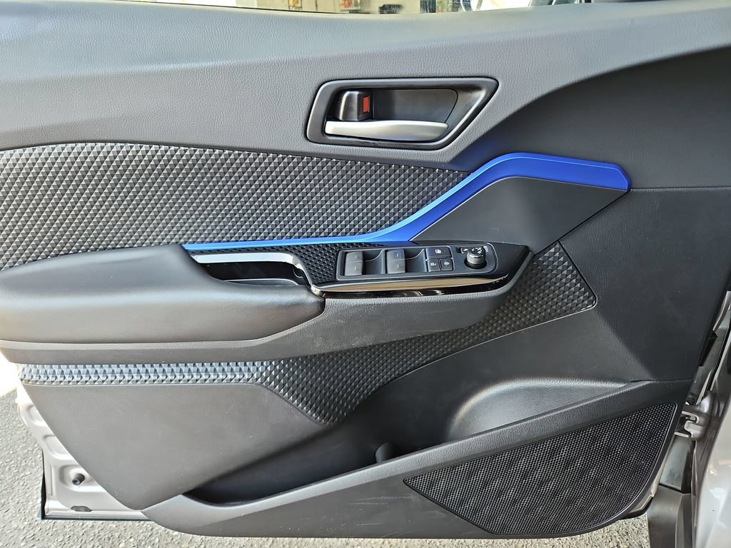 Used 2020 Toyota C-HR XLE FWD image 23