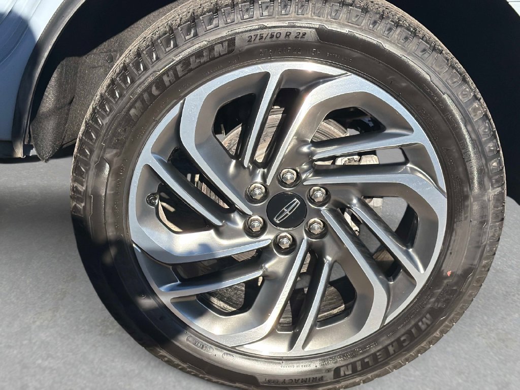 Used 2025 Lincoln Navigator Reserve AWD/4WD image 13