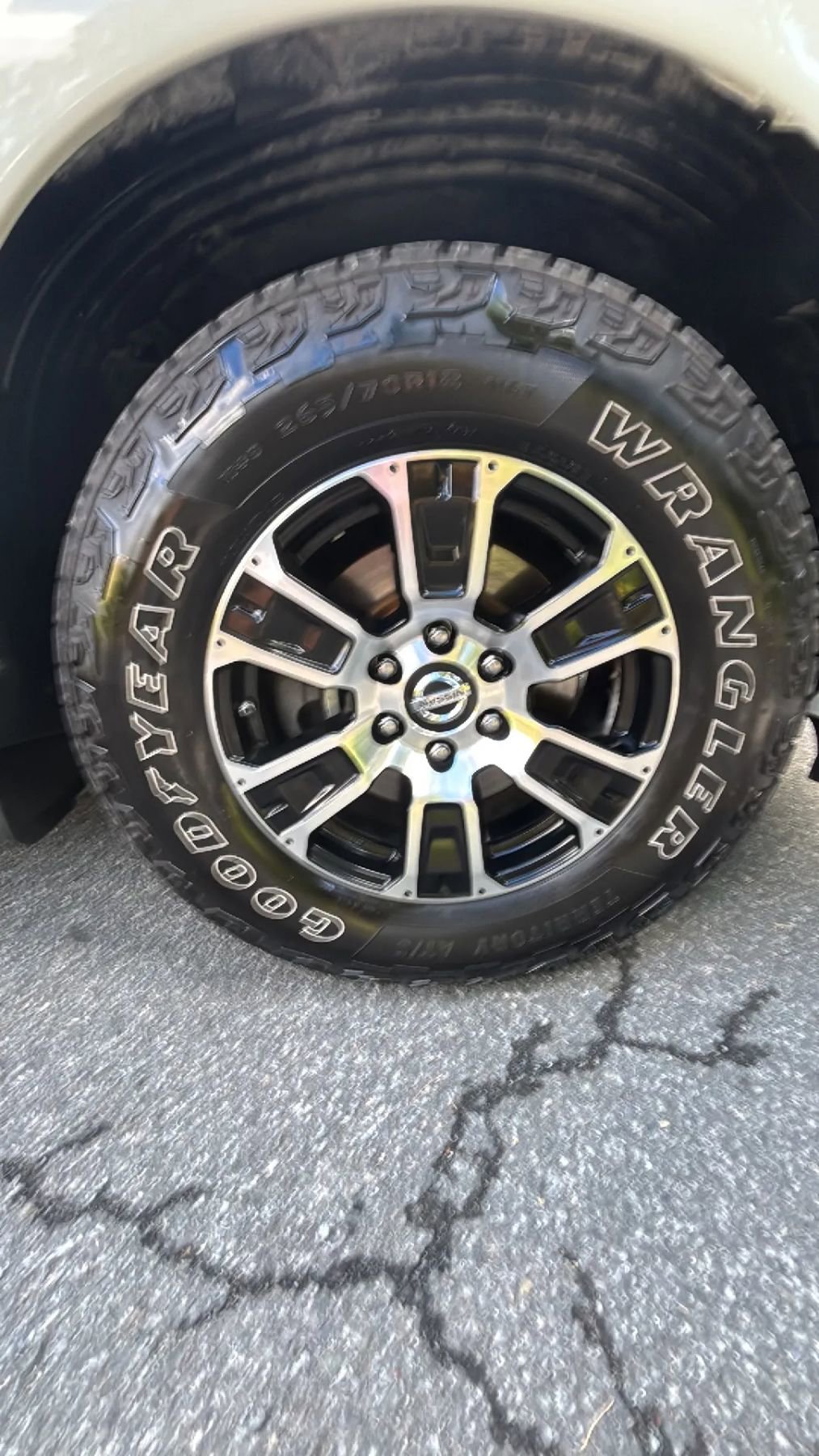 Used 2021 Nissan Titan SV w/ SV Convenience Package image 26