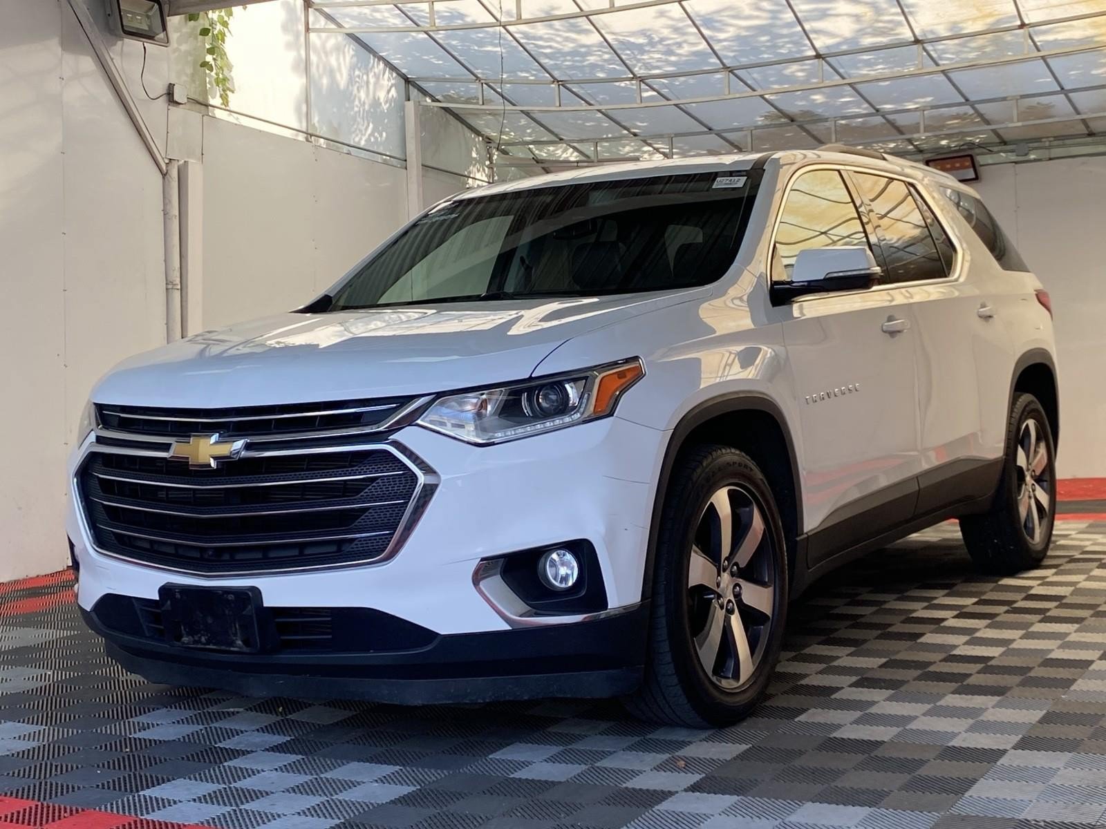 Used 2018 Chevrolet Traverse LT AWD/4WD image 3