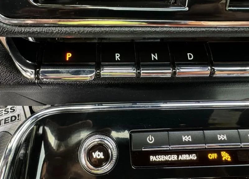 Used 2020 Lincoln Navigator L Reserve w/ Luxury Package RWD image 36