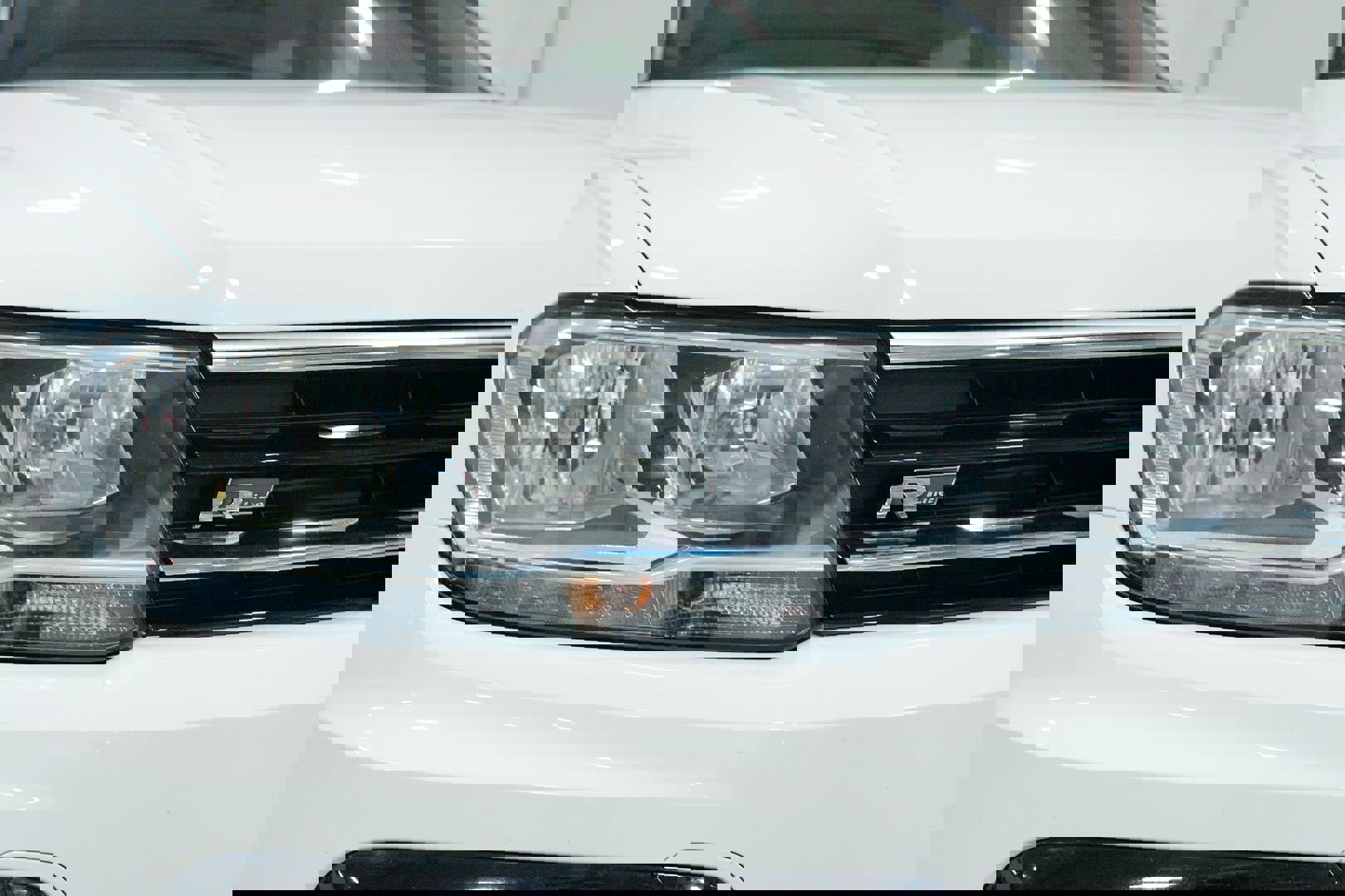 Used 2020 Volkswagen Tiguan SE R-Line w/ 3rd Row Seat Package image 12