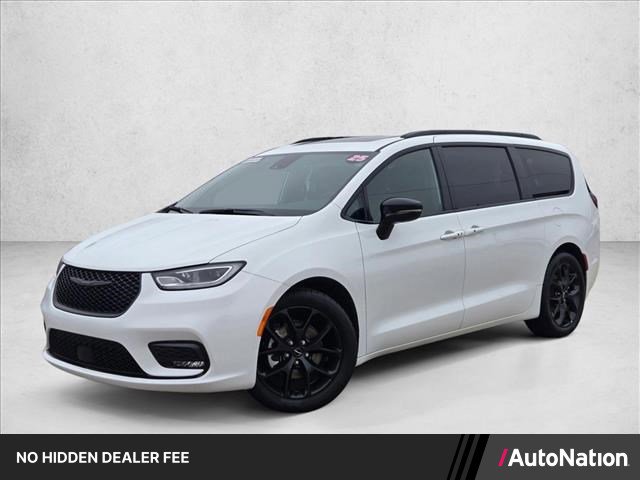 Used 2025 Chrysler Pacifica Limited