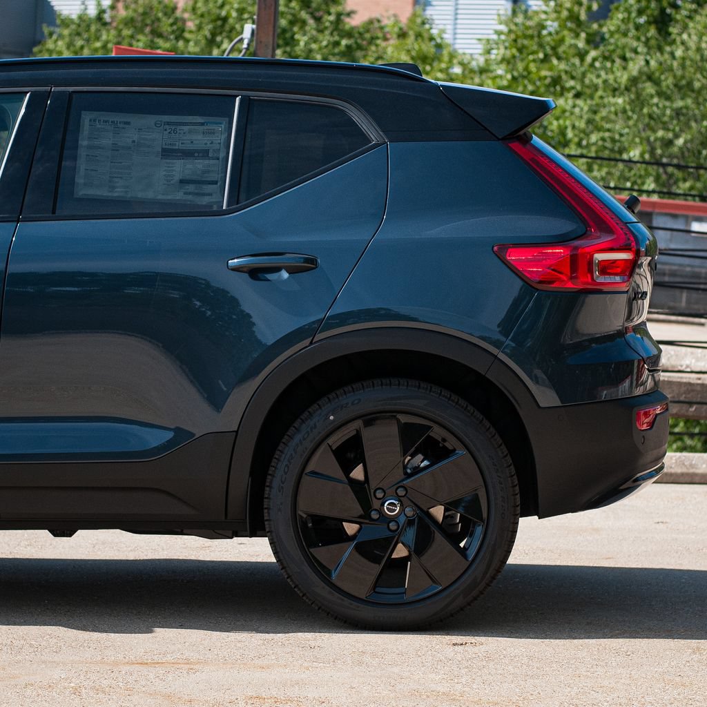 New 2026 Volvo XC40 B5 Ultra w/ Protection Package Premier AWD/4WD image 4