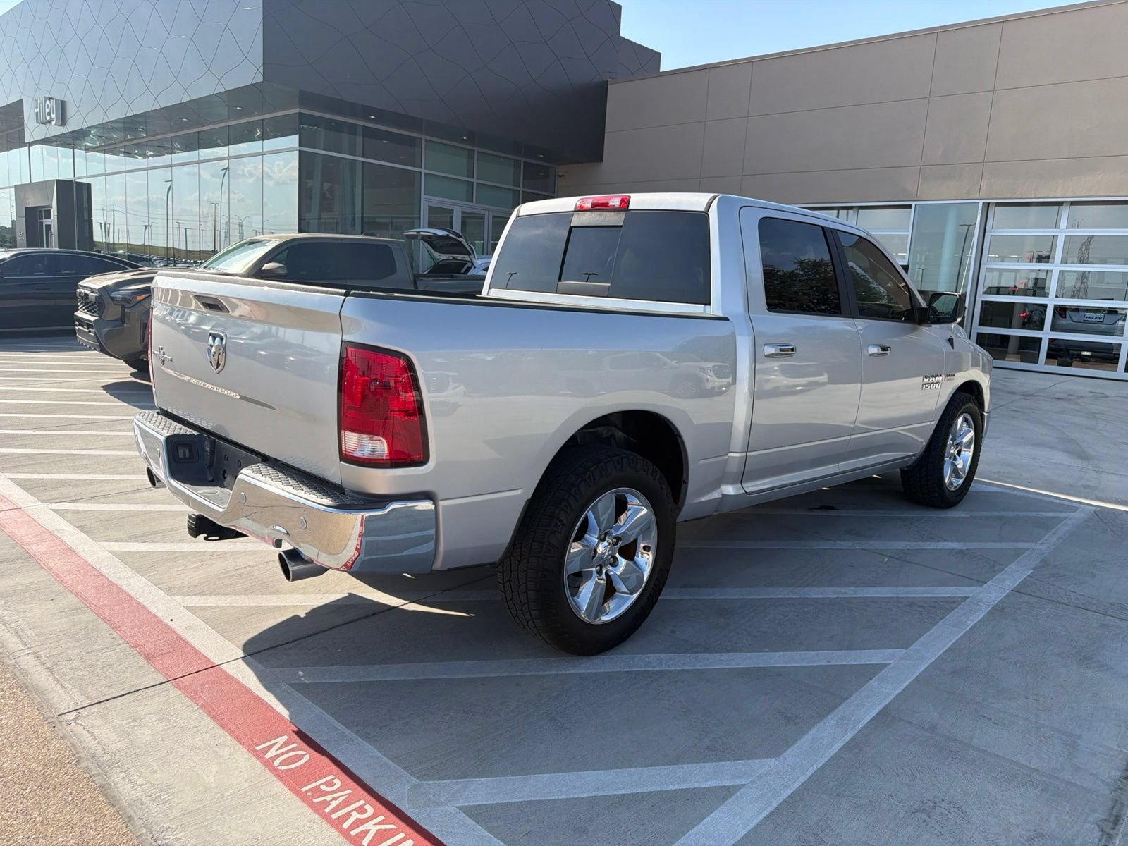 Used 2017 RAM 1500 Lone Star RWD image 6