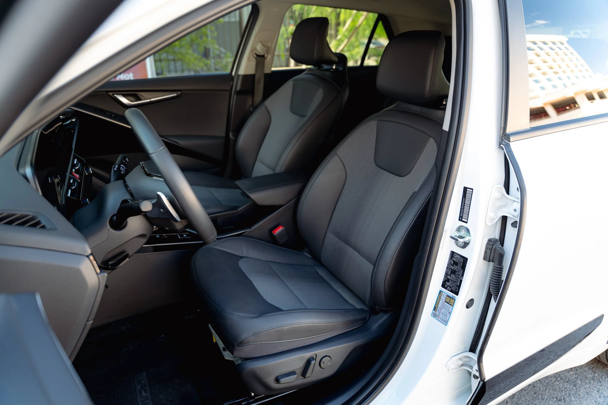 Used 2023 Kia Niro Wind FWD image 35