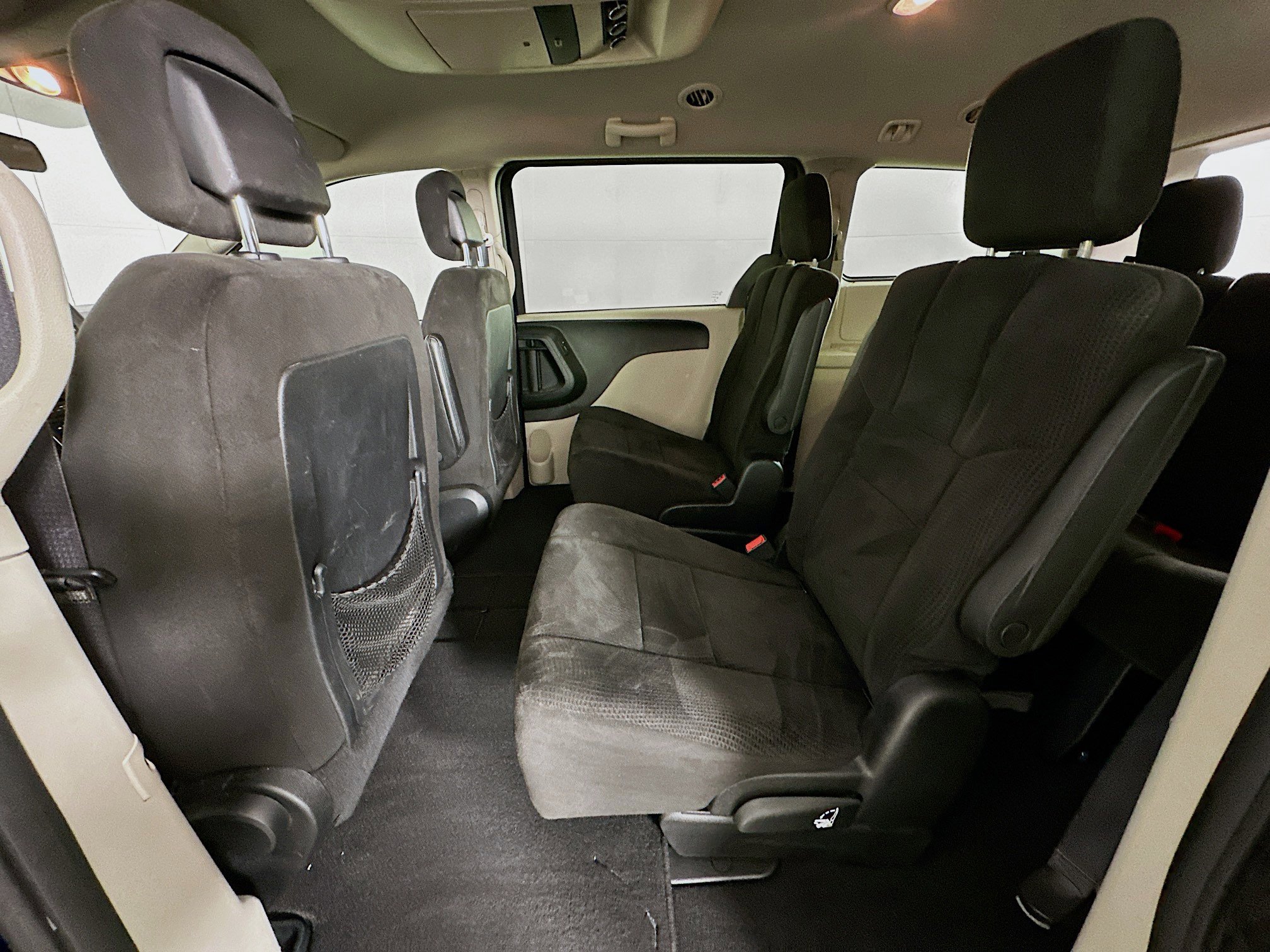 Used 2013 Dodge Grand Caravan SXT w/ Entertainment Group 1 image 27