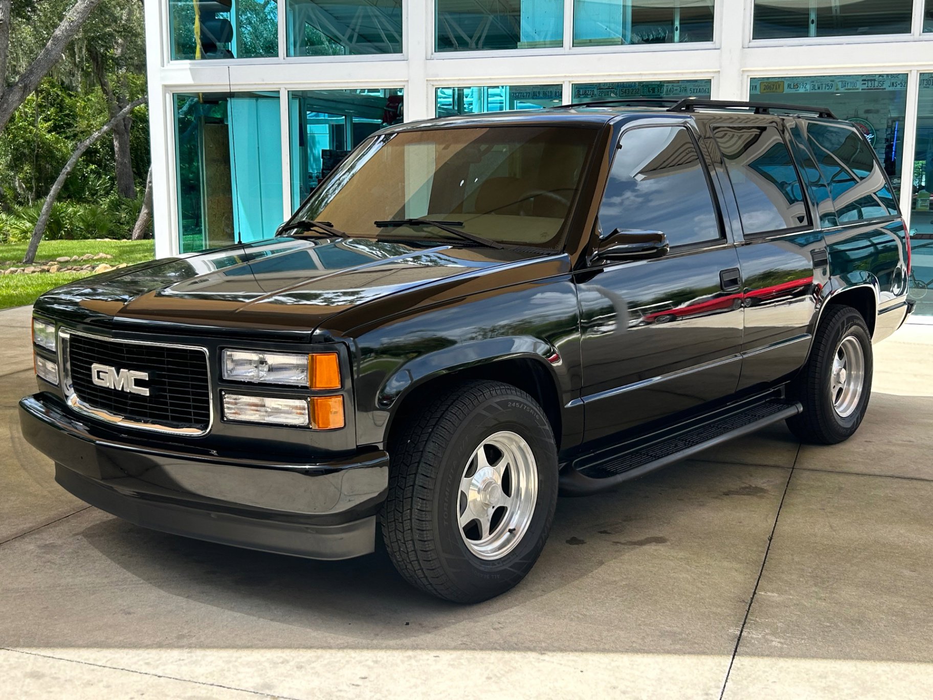 Used 1996 GMC Yukon SLE image 9