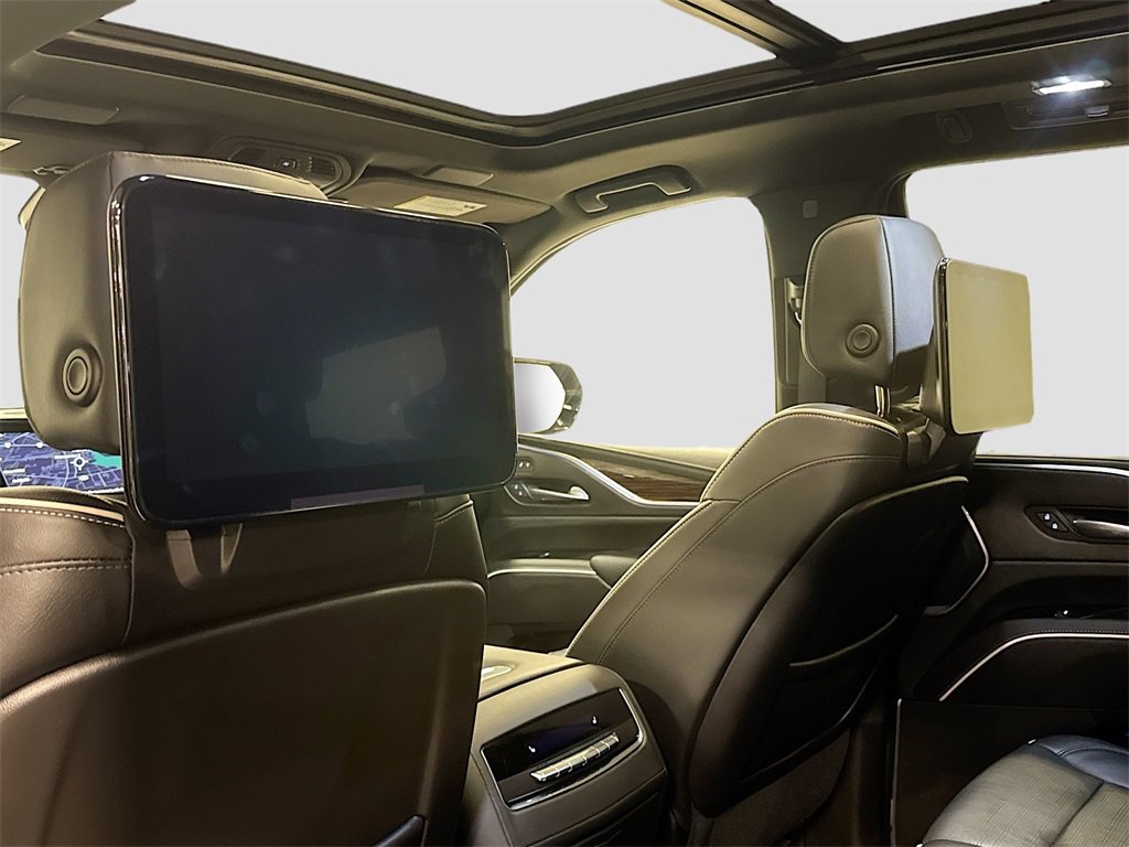 Used 2021 Cadillac Escalade Premium Luxury image 27