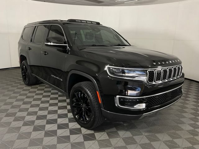 Used 2022 Jeep Wagoneer Series III w/ Premium Group I AWD/4WD image 3