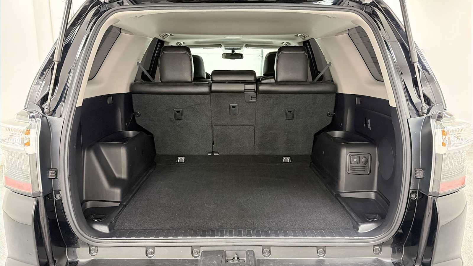 Used 2015 Toyota 4Runner Limited AWD/4WD image 28
