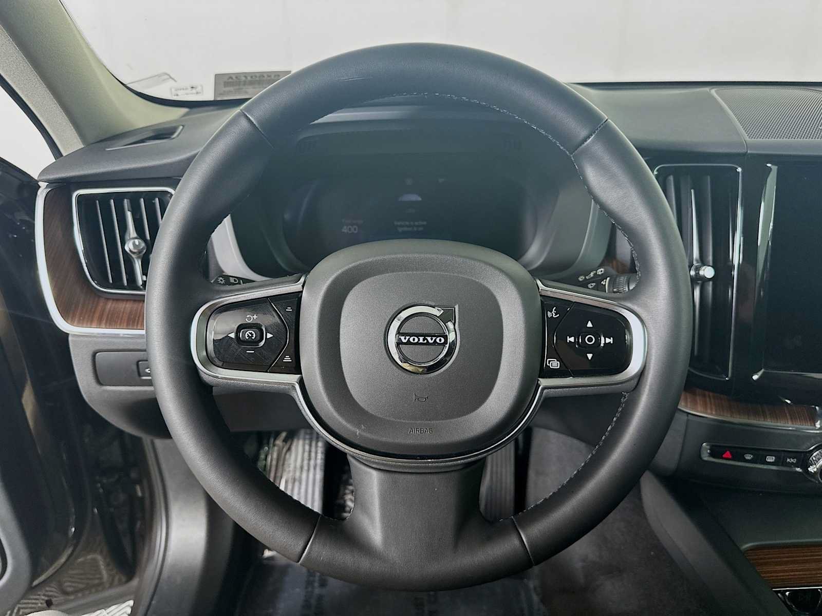 Used 2023 Volvo XC60 B5 Plus w/ Climate Package AWD/4WD image 11