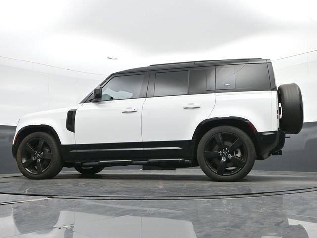 Used 2024 Land Rover Defender 110 X-Dynamic SE image 20