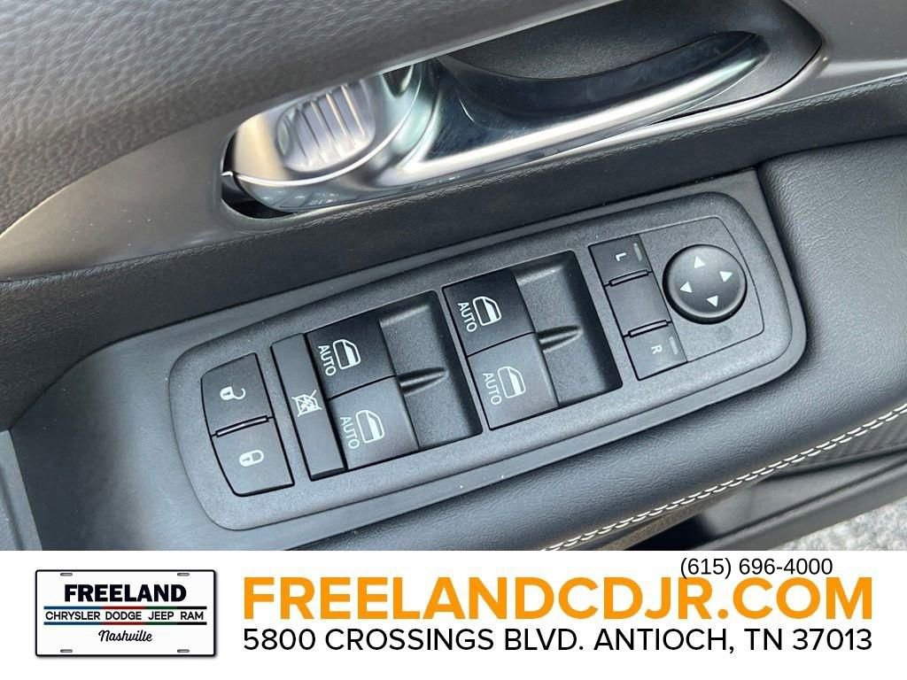 New 2025 Chrysler Pacifica Select image 22