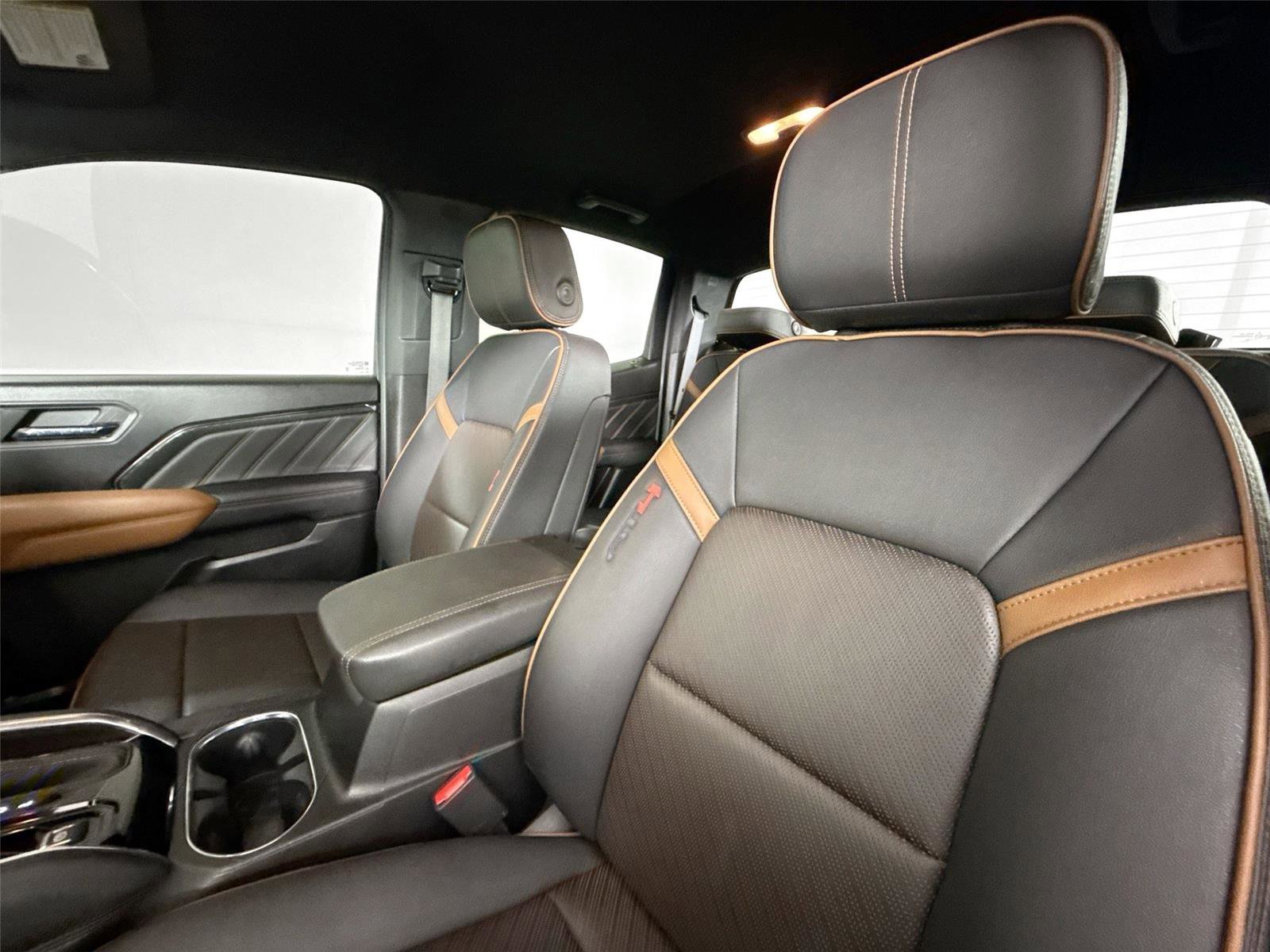 Used 2023 GMC Canyon AT4 w/ AT4 Premium Package image 3