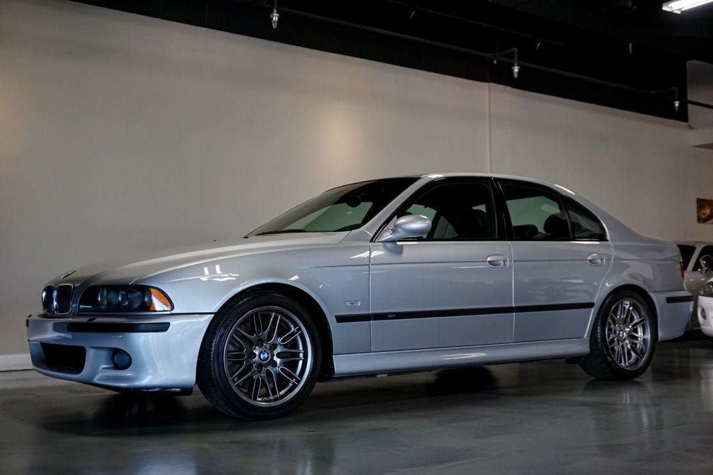 Used 2002 BMW M5 RWD image 3