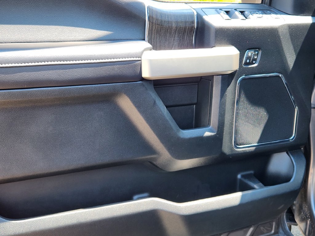 Used 2021 Ford F250 Lariat w/ Lariat Value Package AWD/4WD image 16