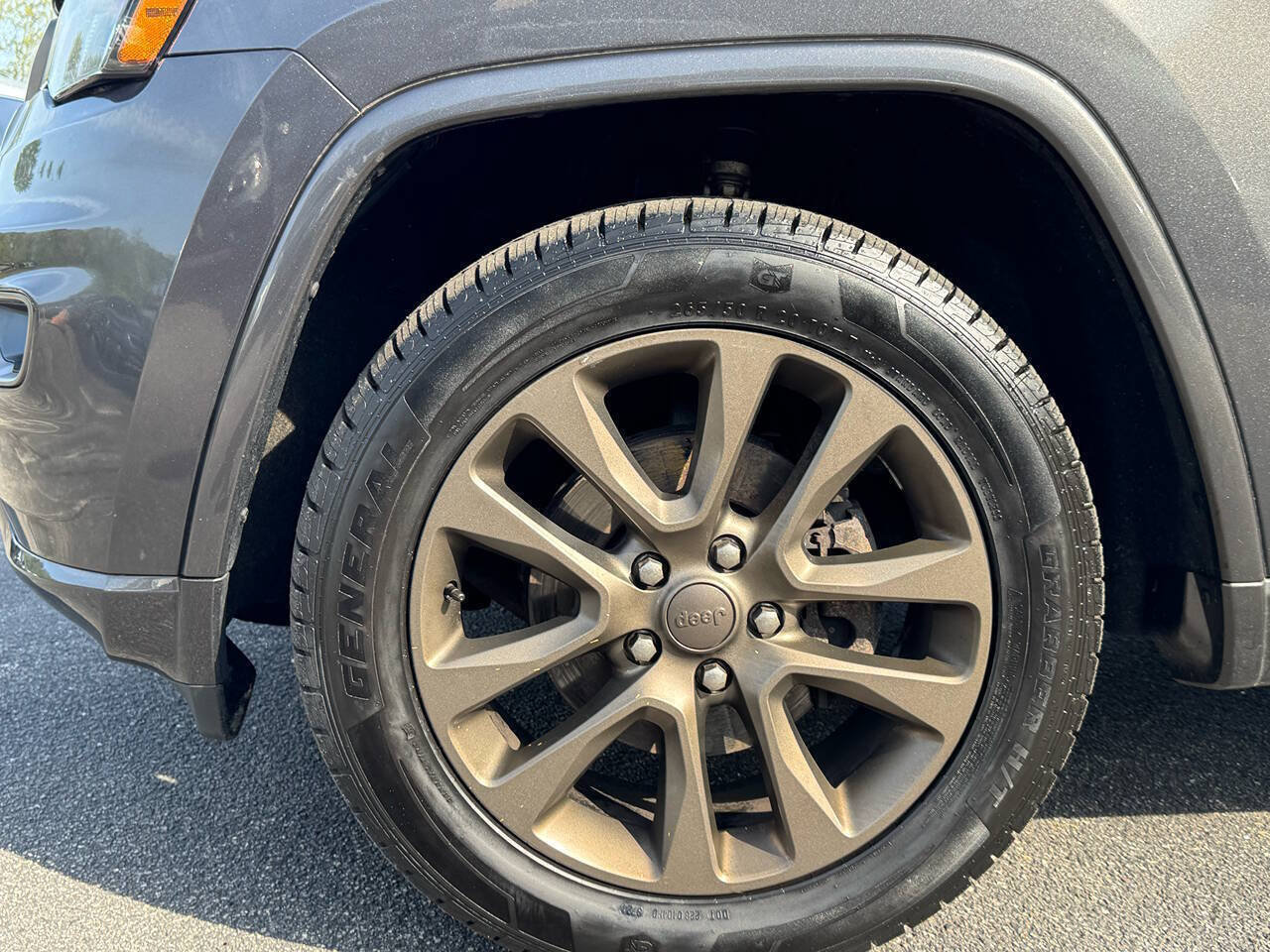 Used 2016 Jeep Grand Cherokee Limited 75th Anniversary AWD/4WD image 13