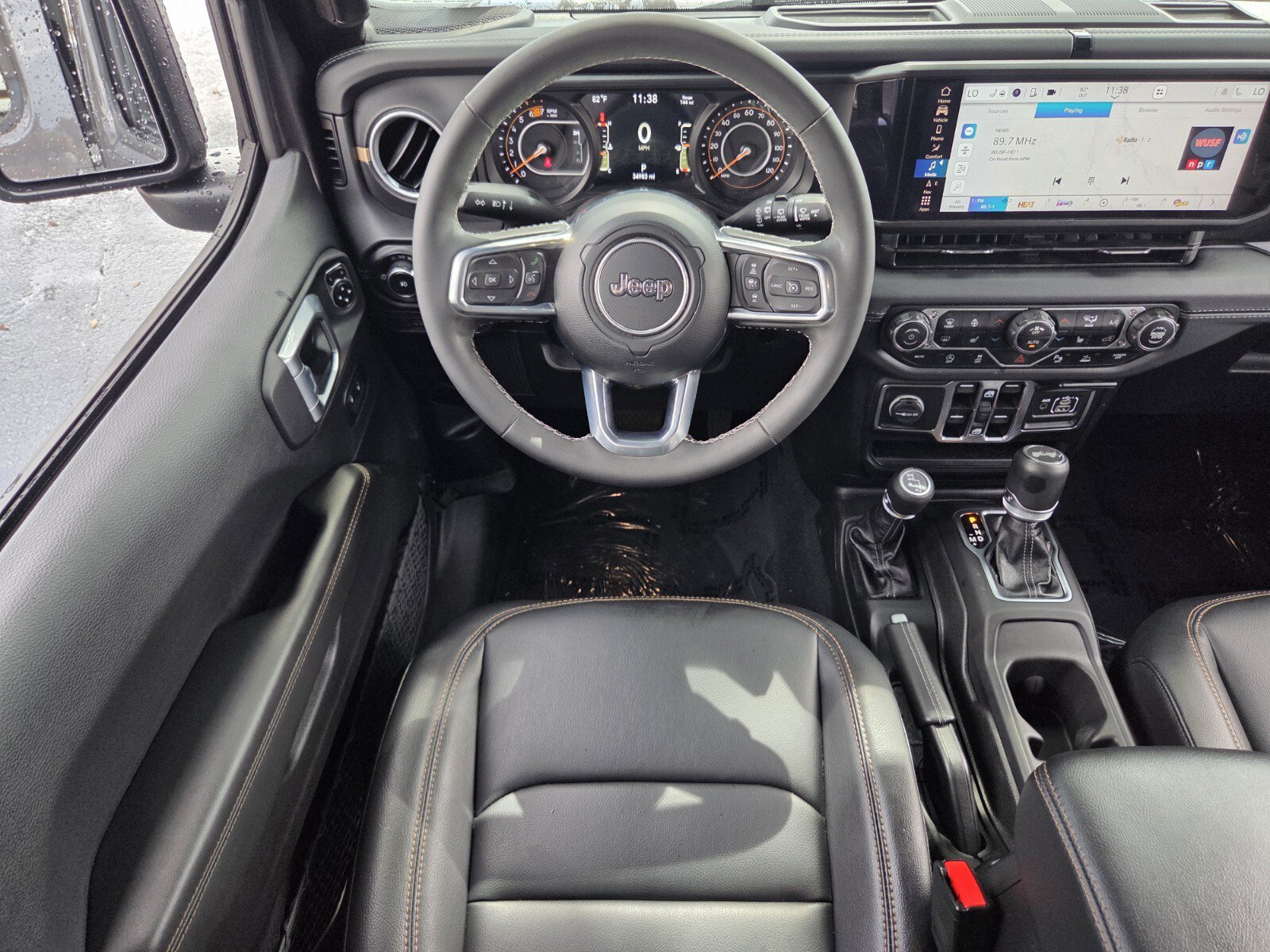 Used 2025 Jeep Wrangler Unlimited Sahara w/ Safety Group AWD/4WD image 15