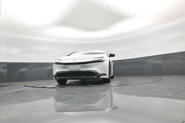 Used 2025 Toyota Prius LE image 44