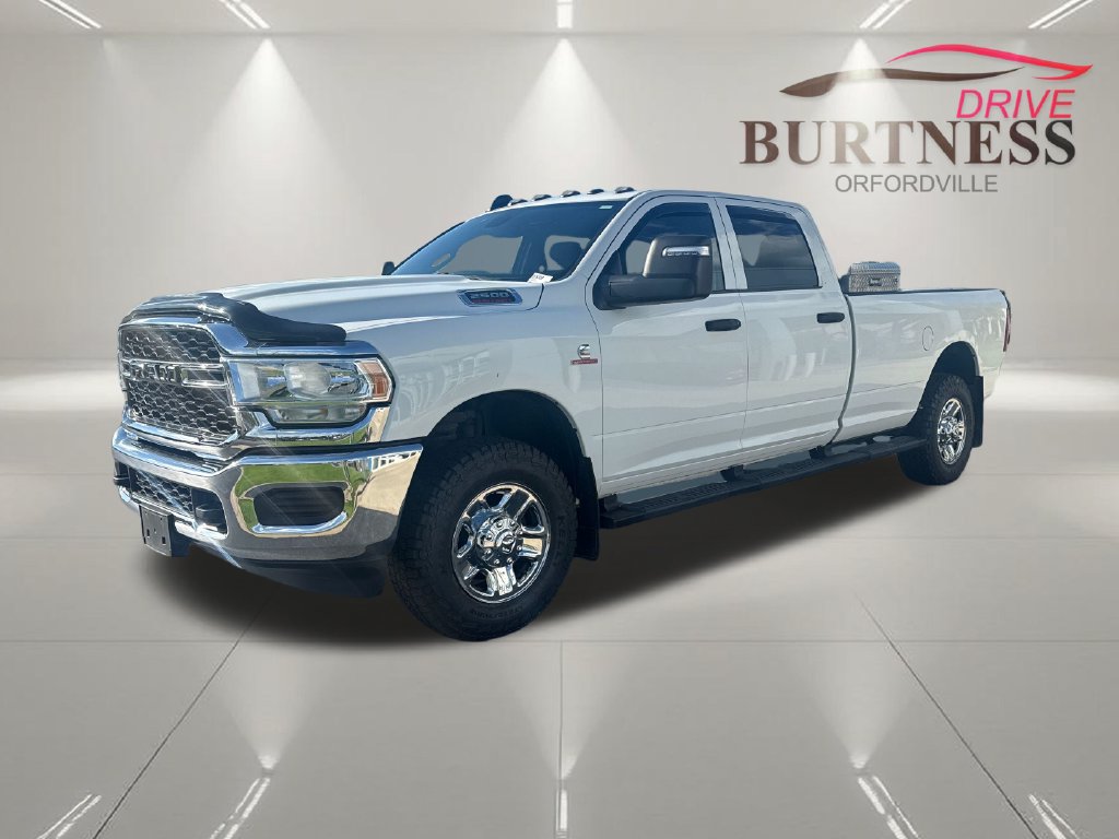 Used 2024 RAM 2500 Tradesman w/ Chrome Appearance Group AWD/4WD image 4