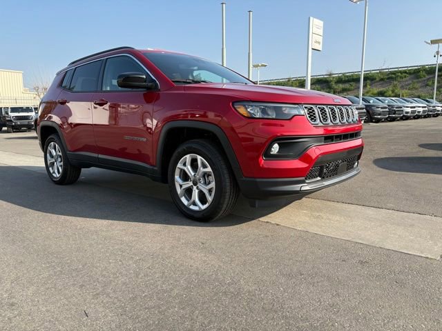 New 2026 Jeep Compass Latitude image 9