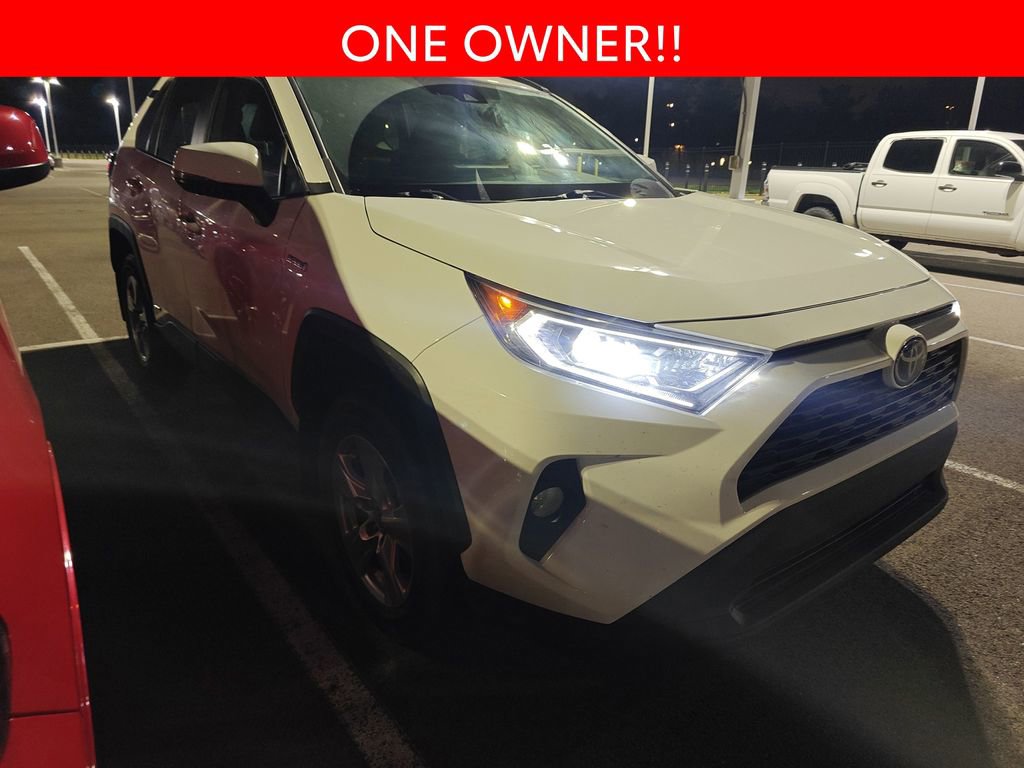 Used 2021 Toyota RAV4 XLE w/ XLE Grade Weather Package image 3